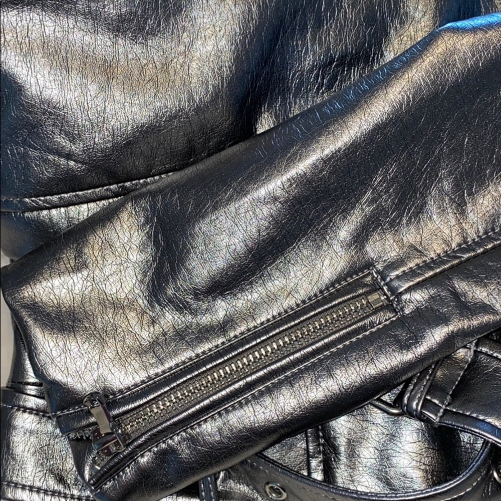 Metallic Silver Leather Jacket - image 5